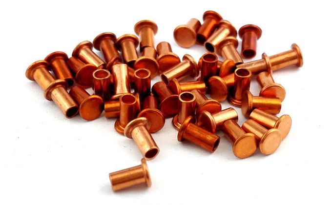 Rebites vermelhos semi tubulares pequenos do cobre para a resistência de corrosão dos acessórios de freio